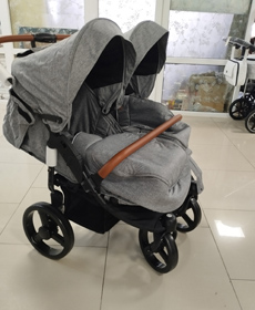 Новая прогулочная коляска на двойню