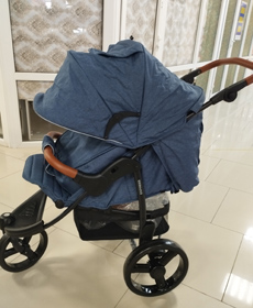 Коляска прогулочная новая